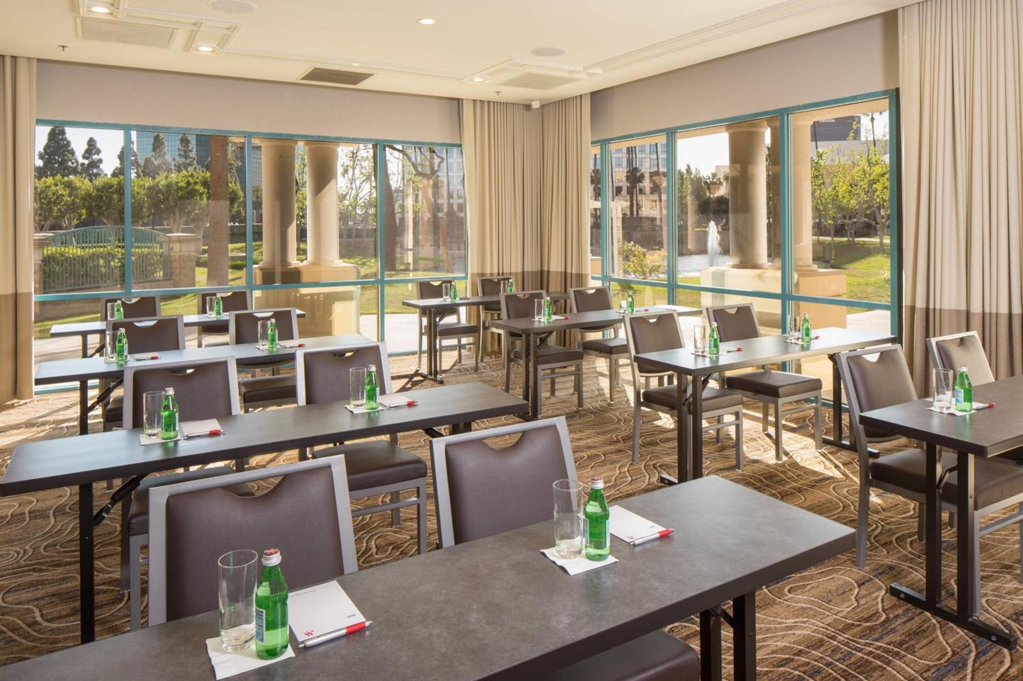 Costa Mesa Marriott Hotel Екстериор снимка