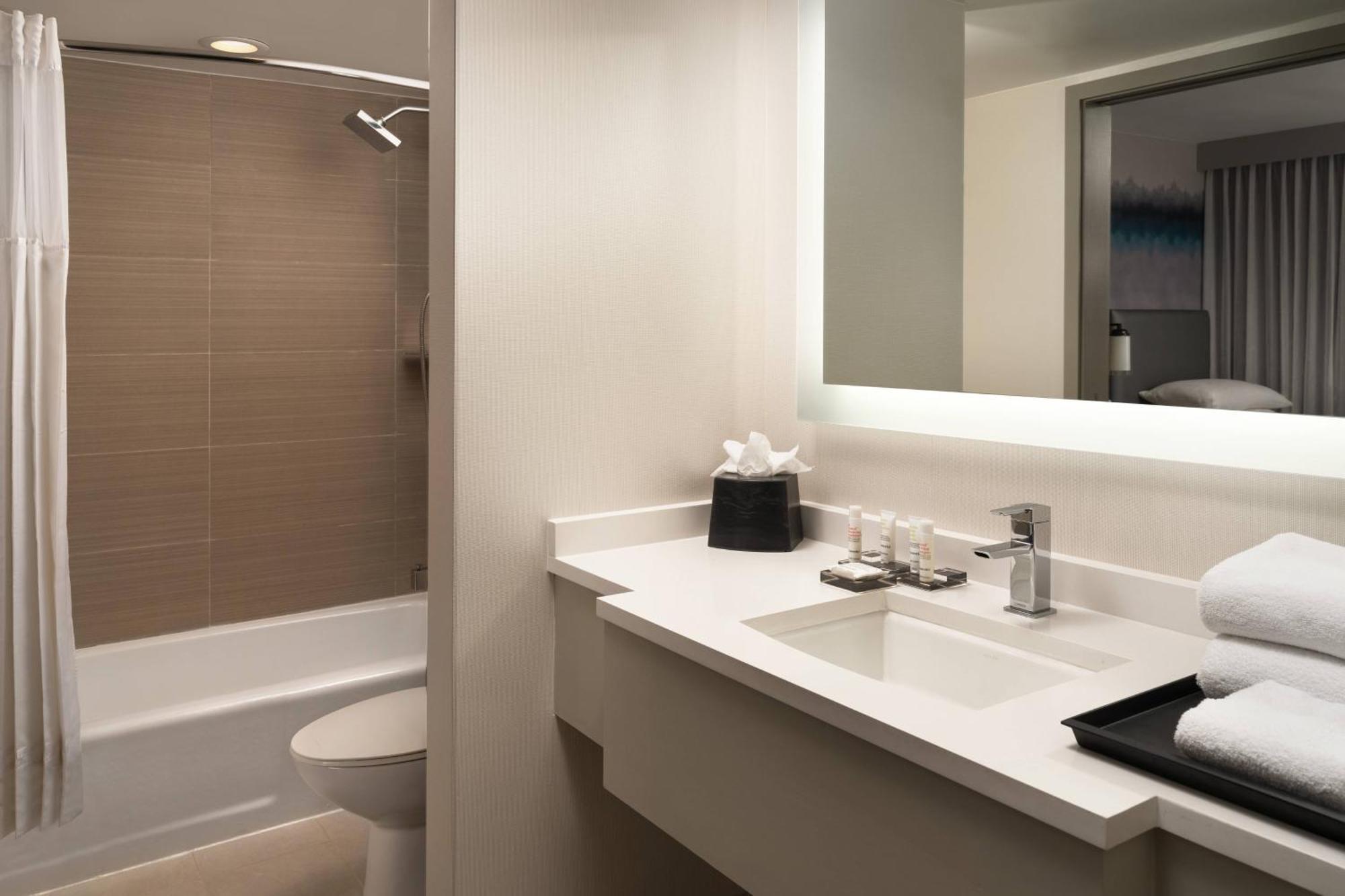 Costa Mesa Marriott Hotel Екстериор снимка