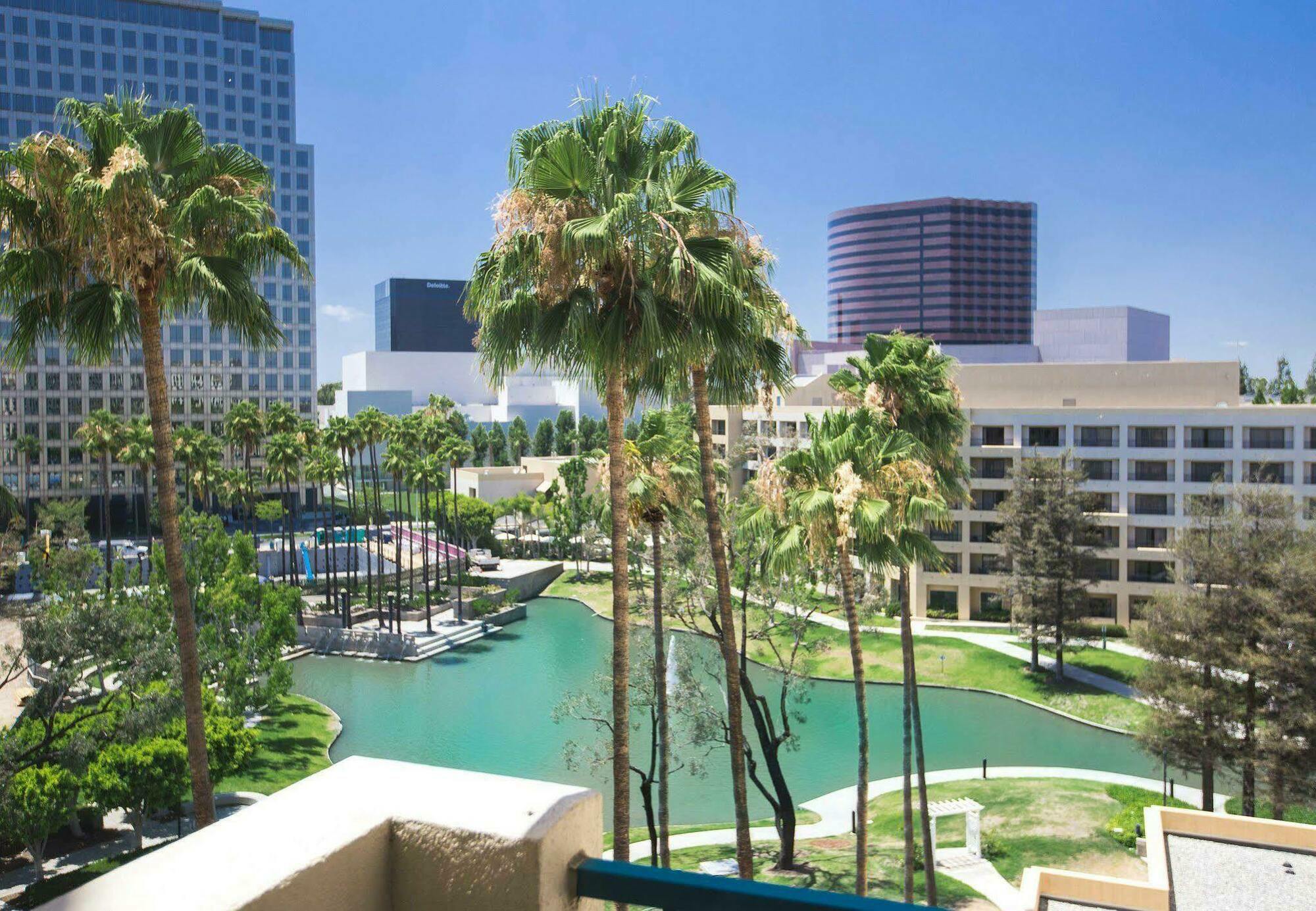 Costa Mesa Marriott Hotel Екстериор снимка
